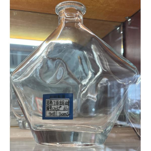 500ml 700ml Round Shape Clear Glass Wine Bottle for Beverage Whisky Rum Tequila