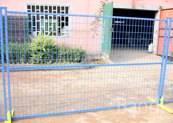Commercial Construction Sites Temporary Mesh Fence With 25*25 Mm Frame Outside