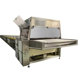 Automatic Chocolate Enrobing Machine With Precision Coating For Chocolate