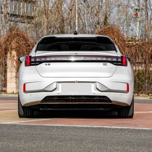 Medium Large EV Sedans 5 Seats High Speed Electric Vehicle ME Version