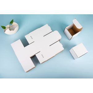 4x4x4 Custom Kraft Mailers White Indestructo Shipping Boxes For Small Business