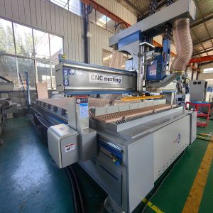 Fully Automatic Woodworking Cutting Machine Panel Furniture Carving Machine