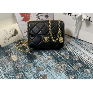 Carved Retro Square Fat Chain Bag Real Sheepskin Chain Shoulder Bag