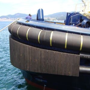 Waterproof Flexible M Fender Ageing Resistance For Ship To Ship Transfers