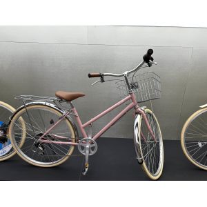 Sleek City Commuter Bicycles With Flat Handlebars Pink 6 Speed Bike