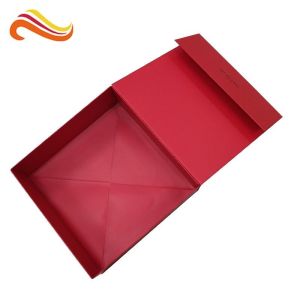 Red Foldable Gift Custom Paper Packaging Box Long Lifespan With Magnetic Closure