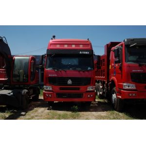 China Sinotruk HOWO 6X2 Tractor Trailer Truck 410 HP on sale