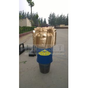 Cheap 7 1/2&quot; PDC Diamond Bit , Steel Drill Bits IADC S323 4 1/2”API REG PIN With 5 Blades for sale