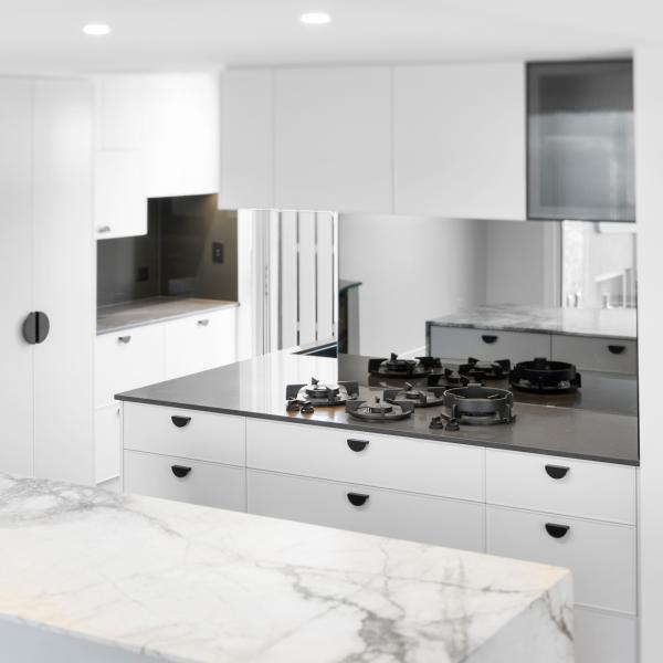 Semicircular Handle PVC Kitchen Cabinet Contemporary Simple White PVC Kitchen Furniture