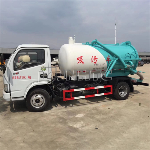 Heavy Duty Dongfeng 4x2 Sewage Suction Tanker Truck