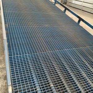 China 50MM Bar Spacing Industrial Steel Grating Biggest Size 1050mm*6000mm 40*100 Applications in the Market on sale