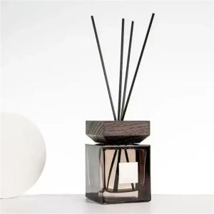 Luxury Decorative Flameless Design Home Fragrance Glass Reed Diffuser Bottle