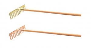 China Garden grass leaf rakes with higher cost performance  made in china for export  with low price on buck sale on sale