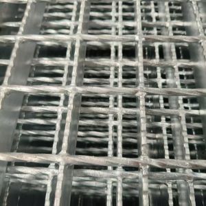 Large output, wide application range and long life of steel grating