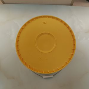 18L 4.8 Gallon 5 Gallon Plastic Paint Yellow Bucket High Temperature Resistant