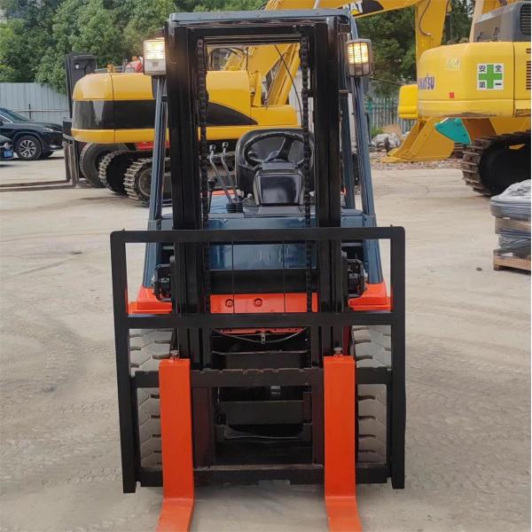 Secondhand Diesel Toyota 3 Tonne Forklift Standard Stage With Container Mast