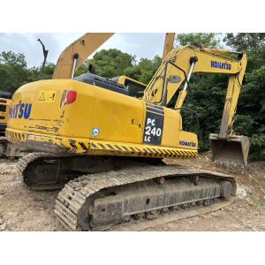 China Second-hand Komatsu 240 Excavator digger , Powerful and an Efficient Construction Tool on sale