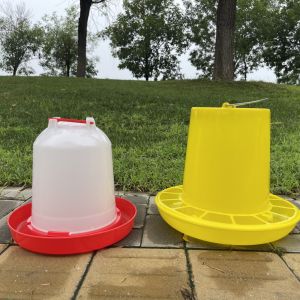 Durable Plastic Round Poultry Feed Bucket For Fowls