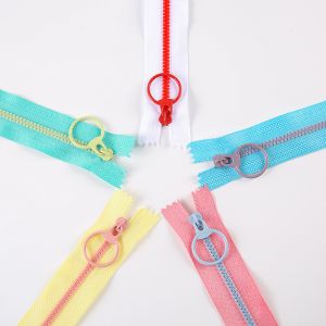 3 Plastic Zippers with Eco-friendly Design and Free Sample