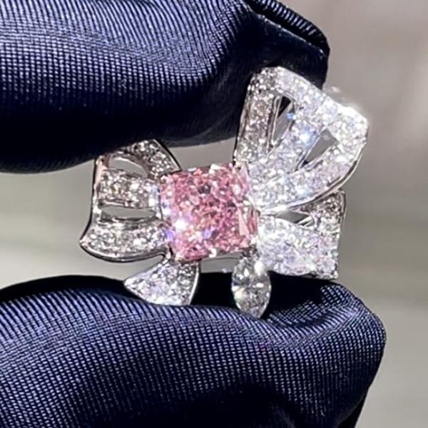 18k Cushion Shape Girlish Style Lab Grown Pink Diamond Pendant Pertty And Cute Design
