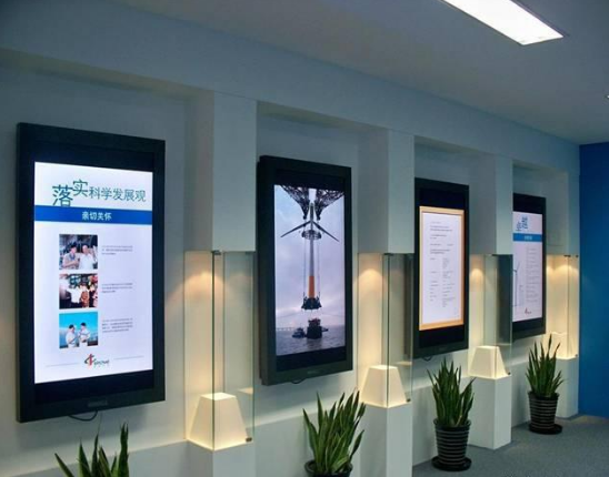 Indoor 15 inch Vertical LCD Display , 800:1 Contrast Ratio AC 110V-240V