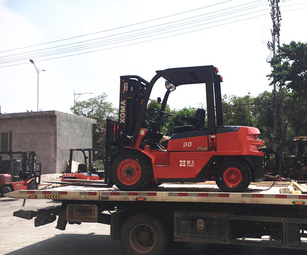 Durable 3 Ton Forklift , 3 Stage Fork Lift Trucks Stainless Steel Boarding