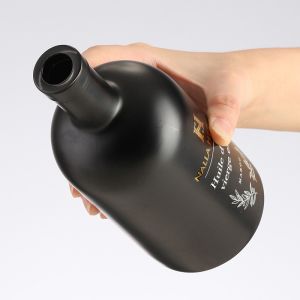 Acceptable Customer's Logo Glass Bottle with Matte Black Spray Printing 500ml