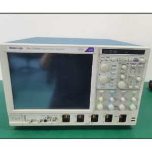 Tektronix DSA72504D Oscilloscope 25 GHz Digital Serial Analyzer 4 Analog