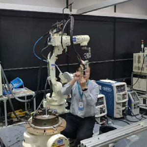 Mig Welding OTC FD-B6L Second Hand Robot With DM350 DM500 Welding Machine