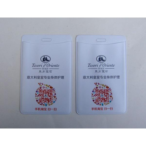 Fashional Employee Cute Retractable Badge Holder With Logo Customized , Pantone