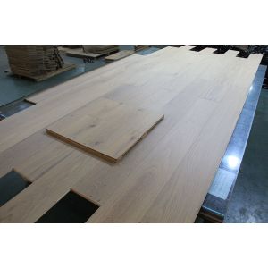 China Oversized Wide Plank Oak Engineered Hardwood Flooring with 1/2 Inch Thickness and 1900 x 190 x 12/2MM Size on sale