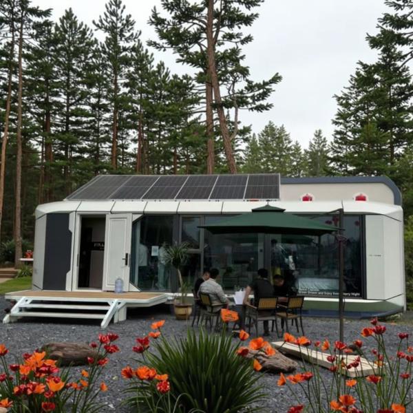 Eco Friendly K9 Space Capsule Ideal Solar Powered Portable Accommodation