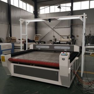 Auto Feeding 150W CO2 Laser Cutting Machine Conveyor Table