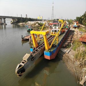 Diesel Engine Amphibious Cutter Suction Dredger with Hydraulic Winch and Spud