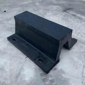 Heavy Duty Marine D Type Rubber Fender For Ship Boat Dock Vessel Protection