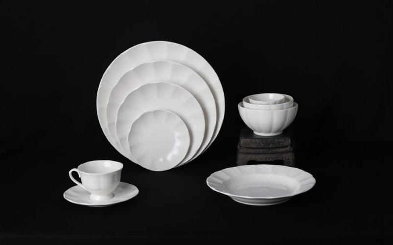 Cheap new bone china - Embossed dinning set white glaze for daily used ceramics for sale