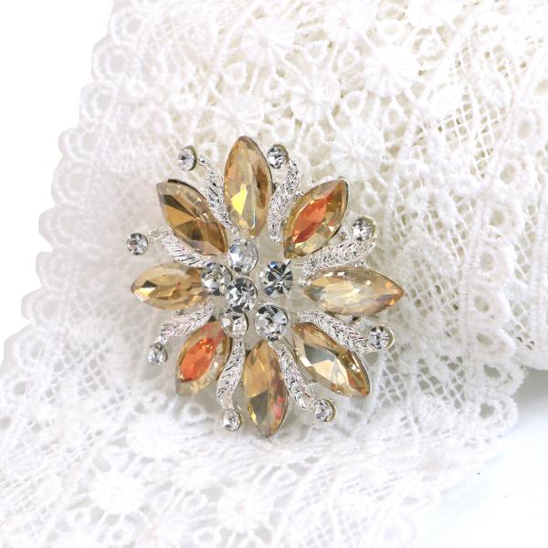 Hollowed Out round brooch pin Flora Ornament Shape For Women OEM ODM
