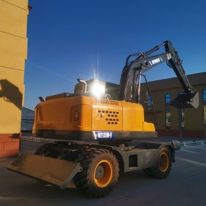 Small Bucket Wheeled Mini Excavator Hydraulic Control Earth Moving Machine
