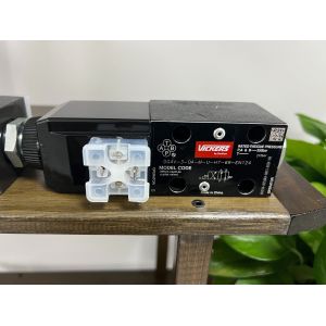 Dg4V-3-2bl-M-U-H7-60-En210 Solenoid Valve 6046159-001 For Hydraulic Pump