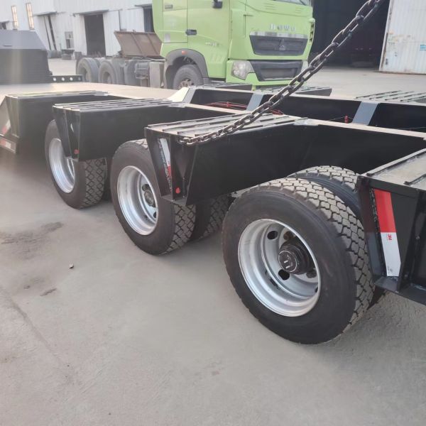 New 3 Axle Lowbed Trailer Transport Bulldozer Lowboy Gooseneck Semi Trailer With Mechanical Suspension