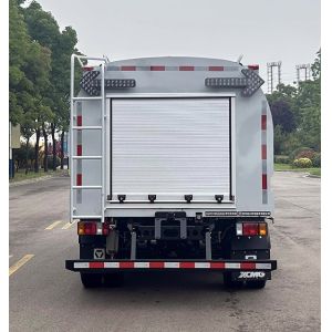 High Standard Guardrail Cleaning Truck With 120x40mm Rear Protective Device And