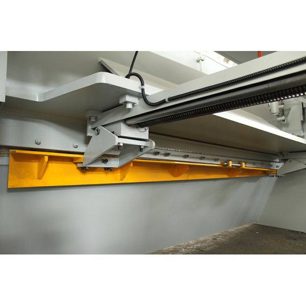 Hydraulic Cutting Electric Shearing Machine QC11Y 20X6000 For Steelwork 20Mm