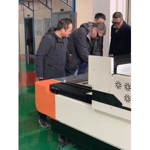 Cheap 1000W 2000W 3000W 4000W CNC Fiber Laser Cutting Machine For Metal for sale