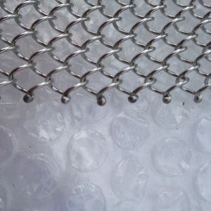 Indoor Partition Decorative Metal Roller Shutter 70mm Mesh 5mm Aperture Spray