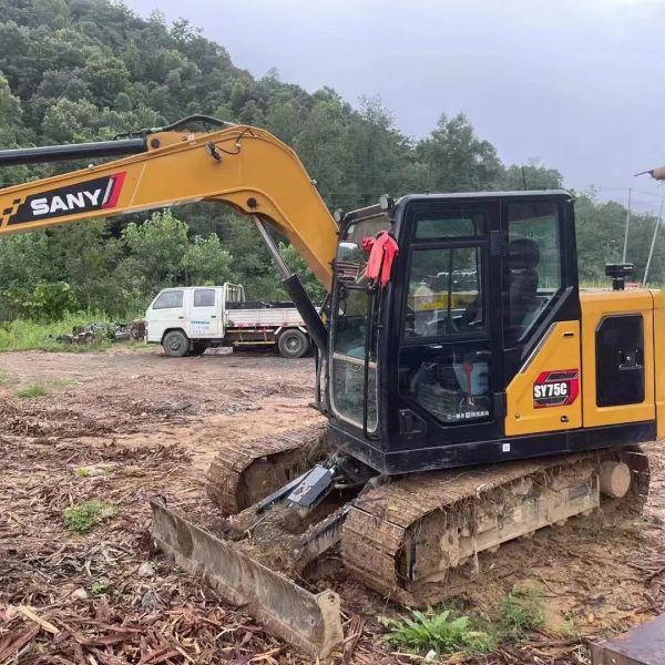 Low Working Sany SY75 Excavator with Original Hydraulic Valve and 0-2000 Working