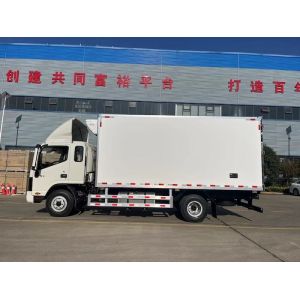 8-10 Ton Capacity JAC S9 Refrigerated Truck With 5.2m Refrigerated Box