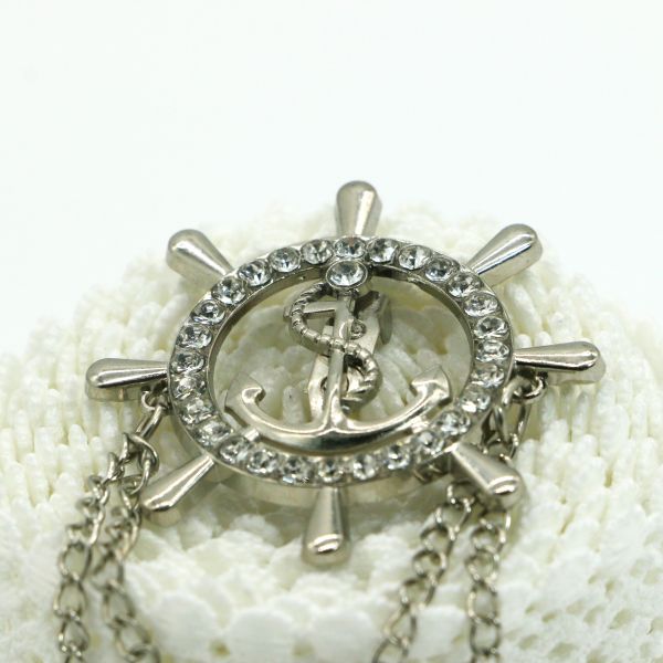 Round Rudde Fashion Brooch Pin Silver Inlaid Diamond Alloy Copper Material