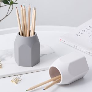 China Silicone Waterproof Pencil Holder For Desk Simple Modern Minimalist Makeup Organizer Shool Office Supplies For Home Kids on sale
