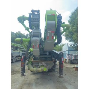 Zoomlion 63m truck-mounted concrete boom pump is suitable for high-rise building