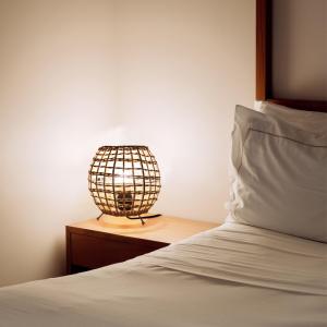 small Creative rattan ball table lamp Rattan art rattan woven bedroom decorative
